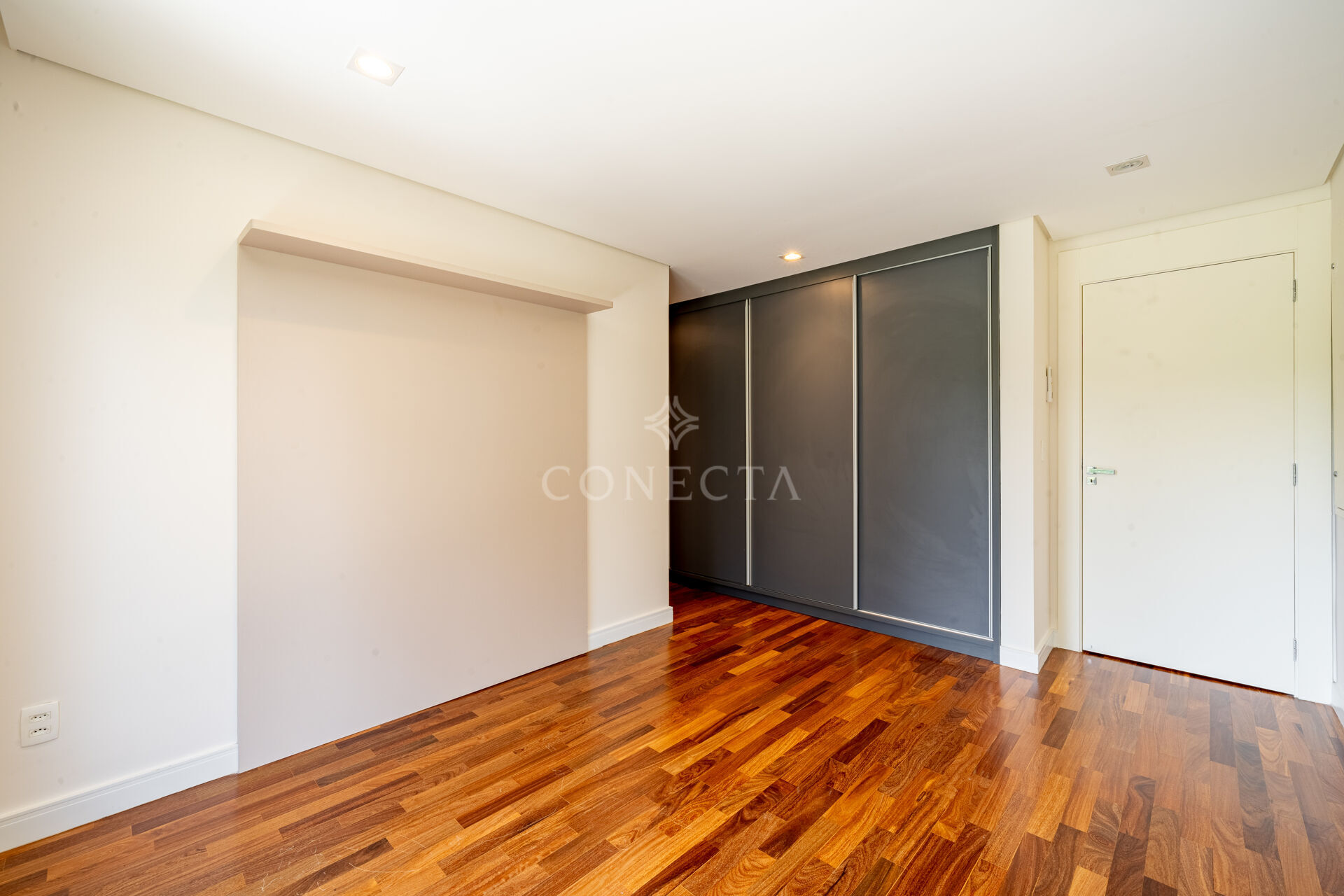 Casa à venda com 4 quartos, 350m² - Foto 32