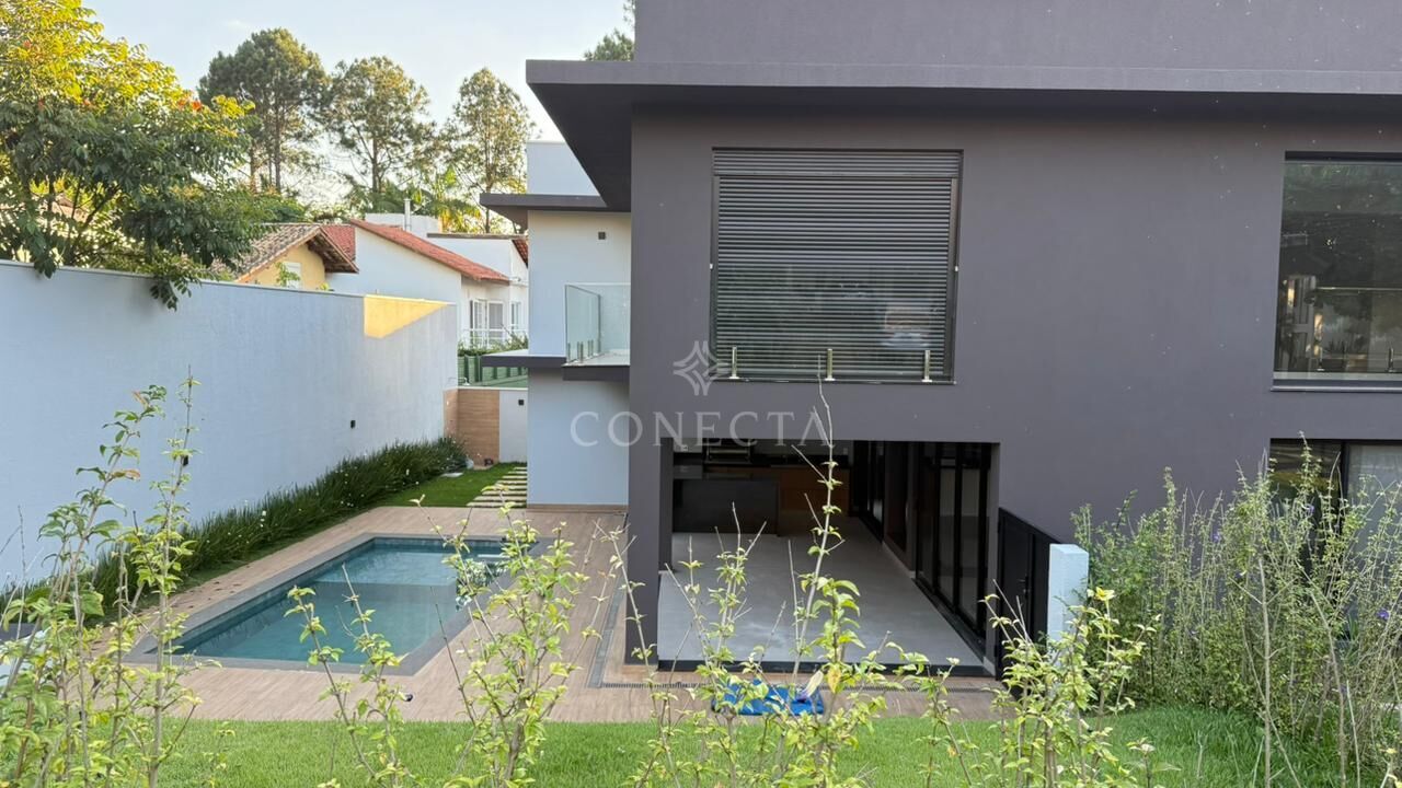 Casa à venda com 4 quartos, 350m² - Foto 2