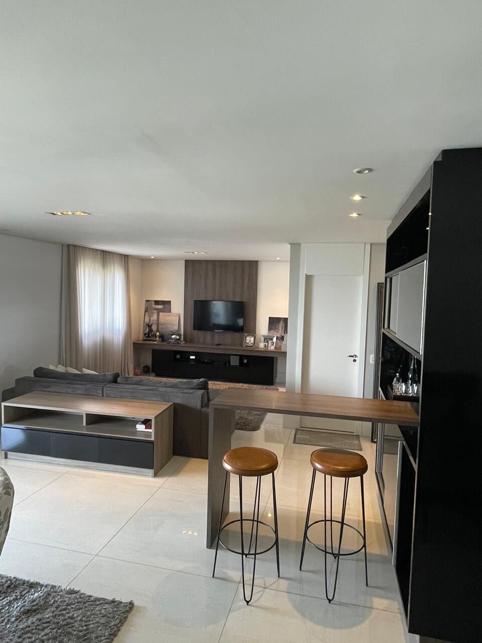 Apartamento à venda com 3 quartos, 202m² - Foto 4