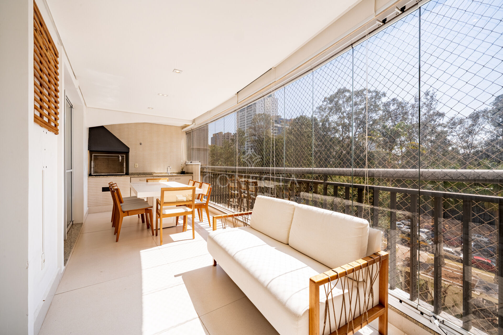 Apartamento à venda com 3 quartos, 170m² - Foto 2
