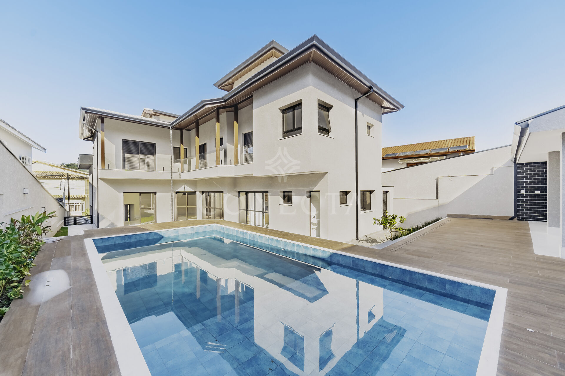 Casa, 4 quartos, 330 m² - Foto 1