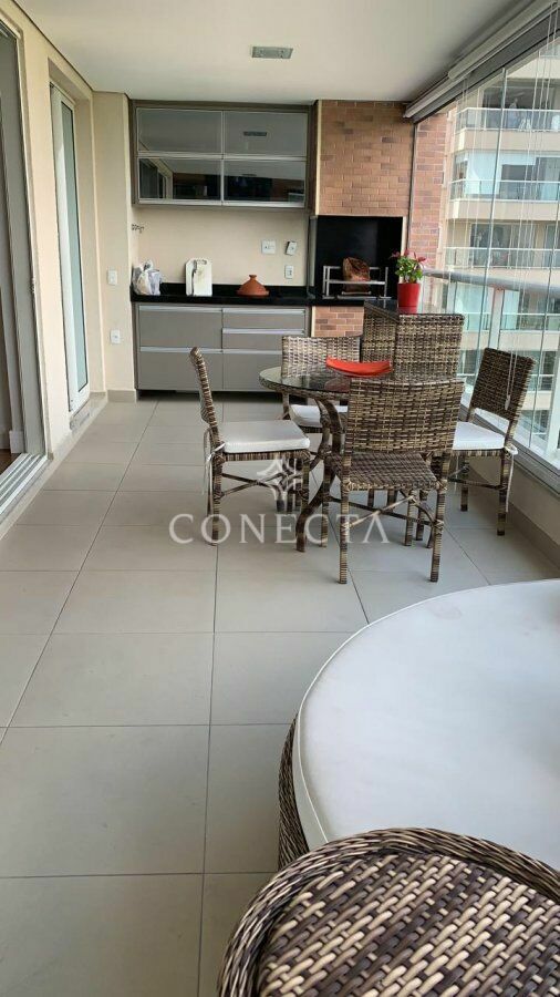 Apartamento à venda com 3 quartos, 228m² - Foto 11