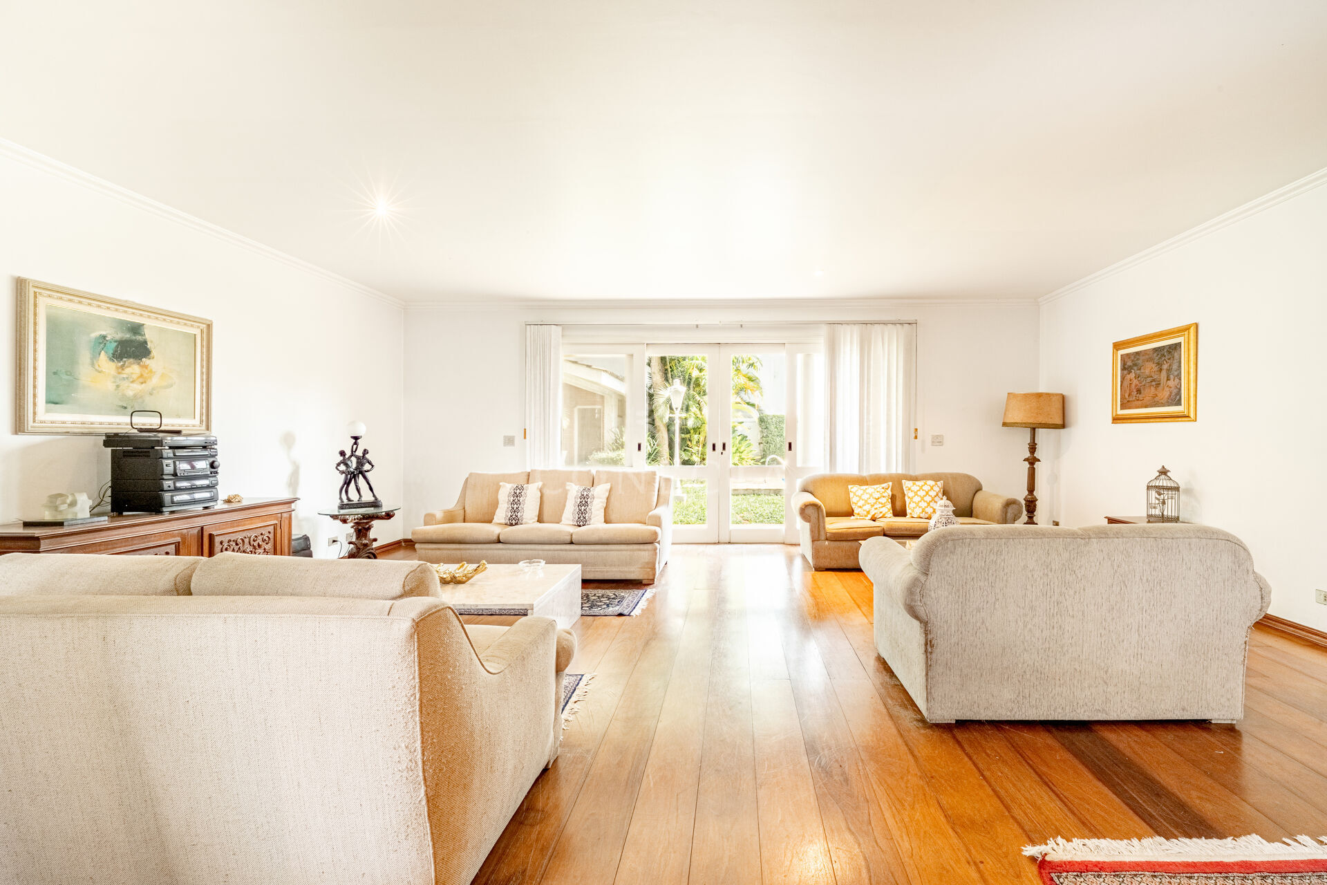 Casa à venda com 4 quartos, 600m² - Foto 3