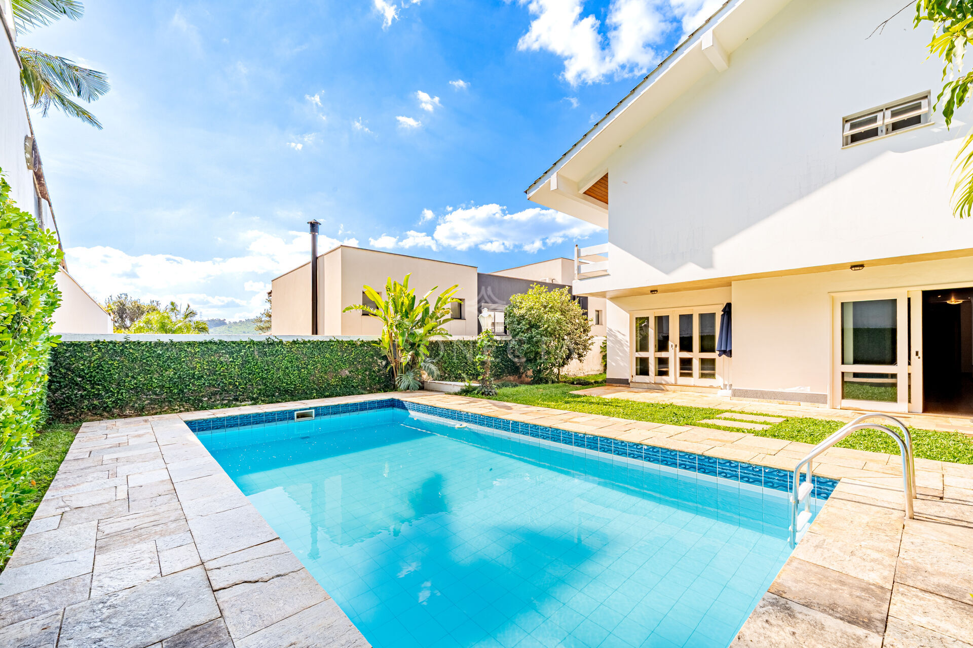 Casa à venda com 4 quartos, 600m² - Foto 37