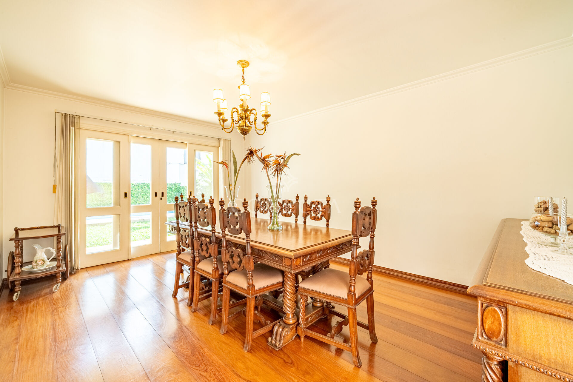 Casa à venda com 4 quartos, 600m² - Foto 9