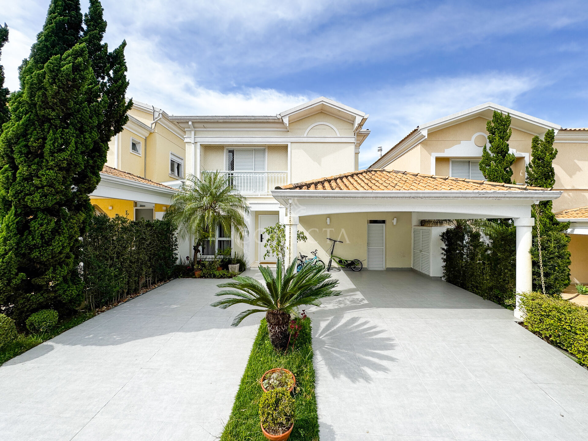 Casa, 4 quartos, 290 m² - Foto 1