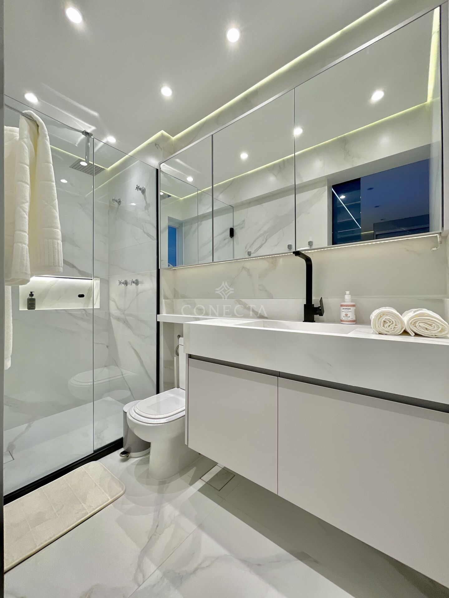 Apartamento à venda com 2 quartos, 70m² - Foto 28