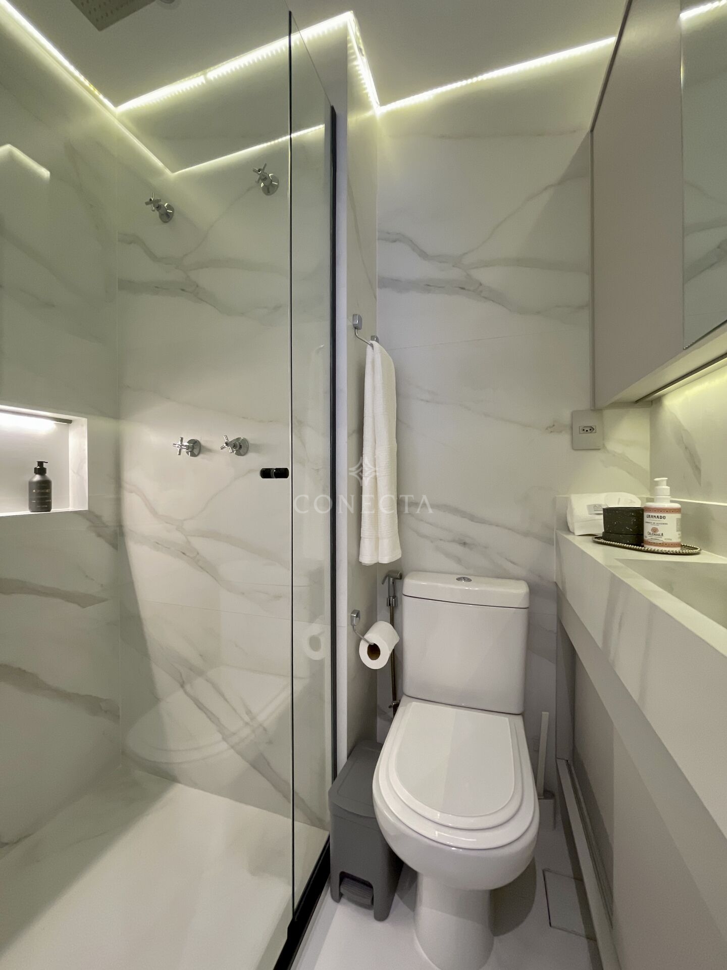 Apartamento à venda com 2 quartos, 70m² - Foto 37