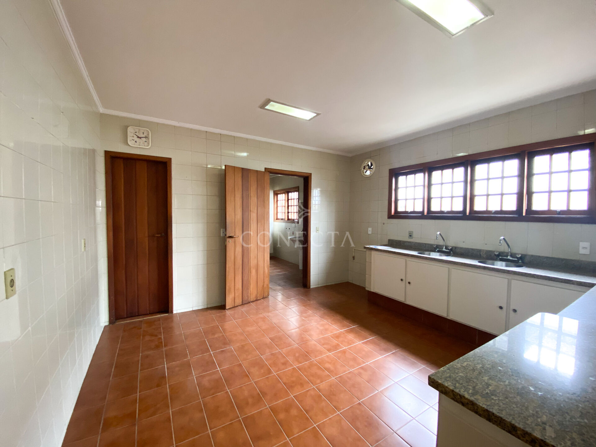 Casa à venda com 3 quartos, 268m² - Foto 16