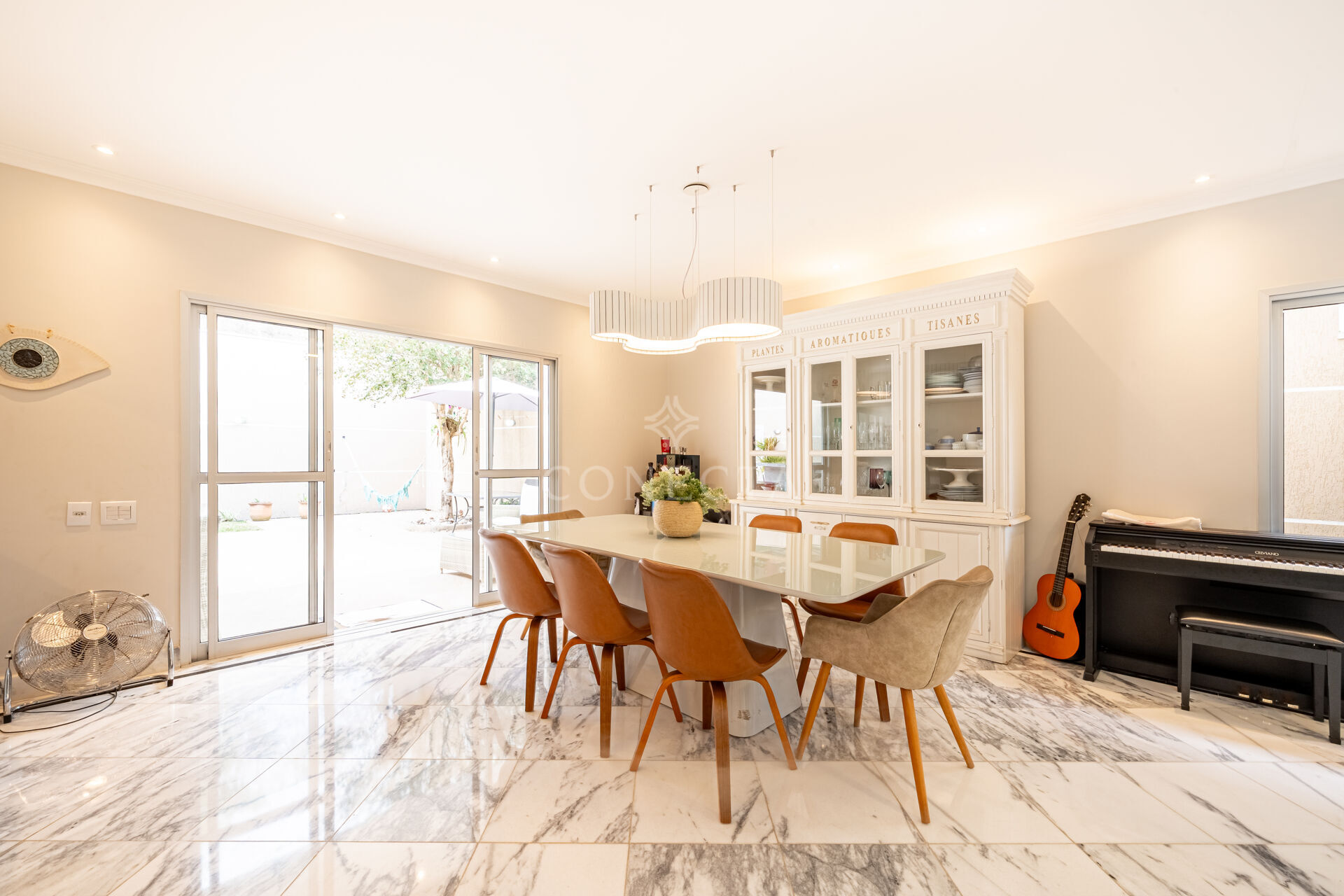 Casa, 4 quartos, 240 m² - Foto 9