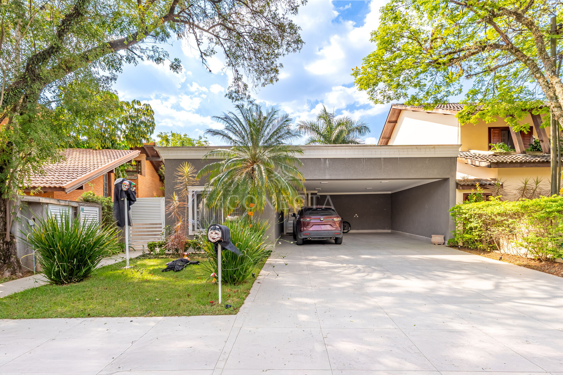 Casa, 4 quartos, 296 m² - Foto 1