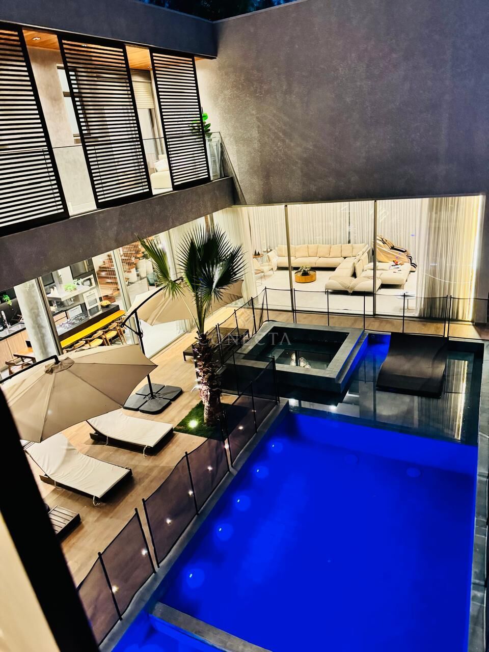 Casa à venda com 4 quartos, 700m² - Foto 16