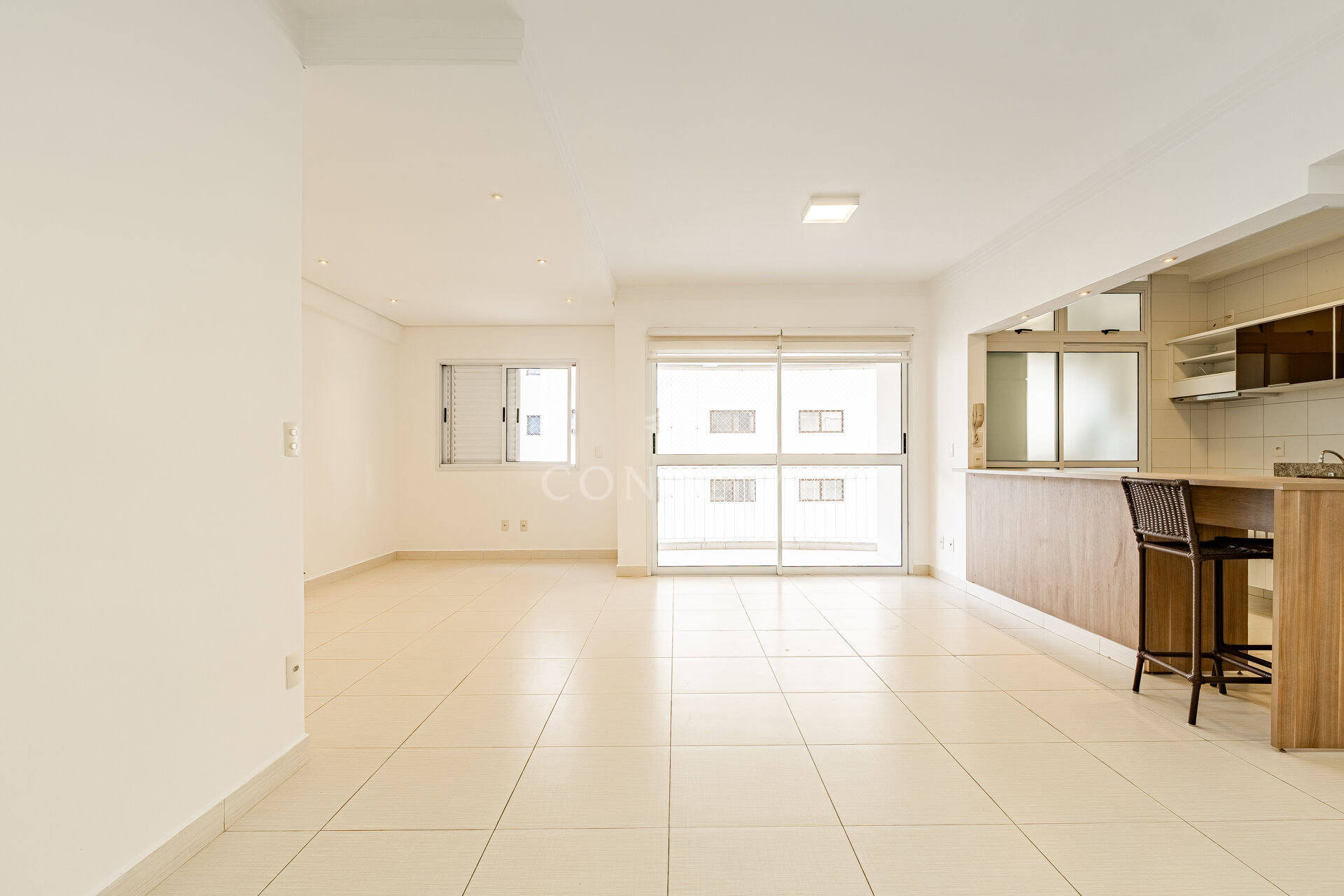 Apartamento para alugar com 2 quartos, 84m² - Foto 2
