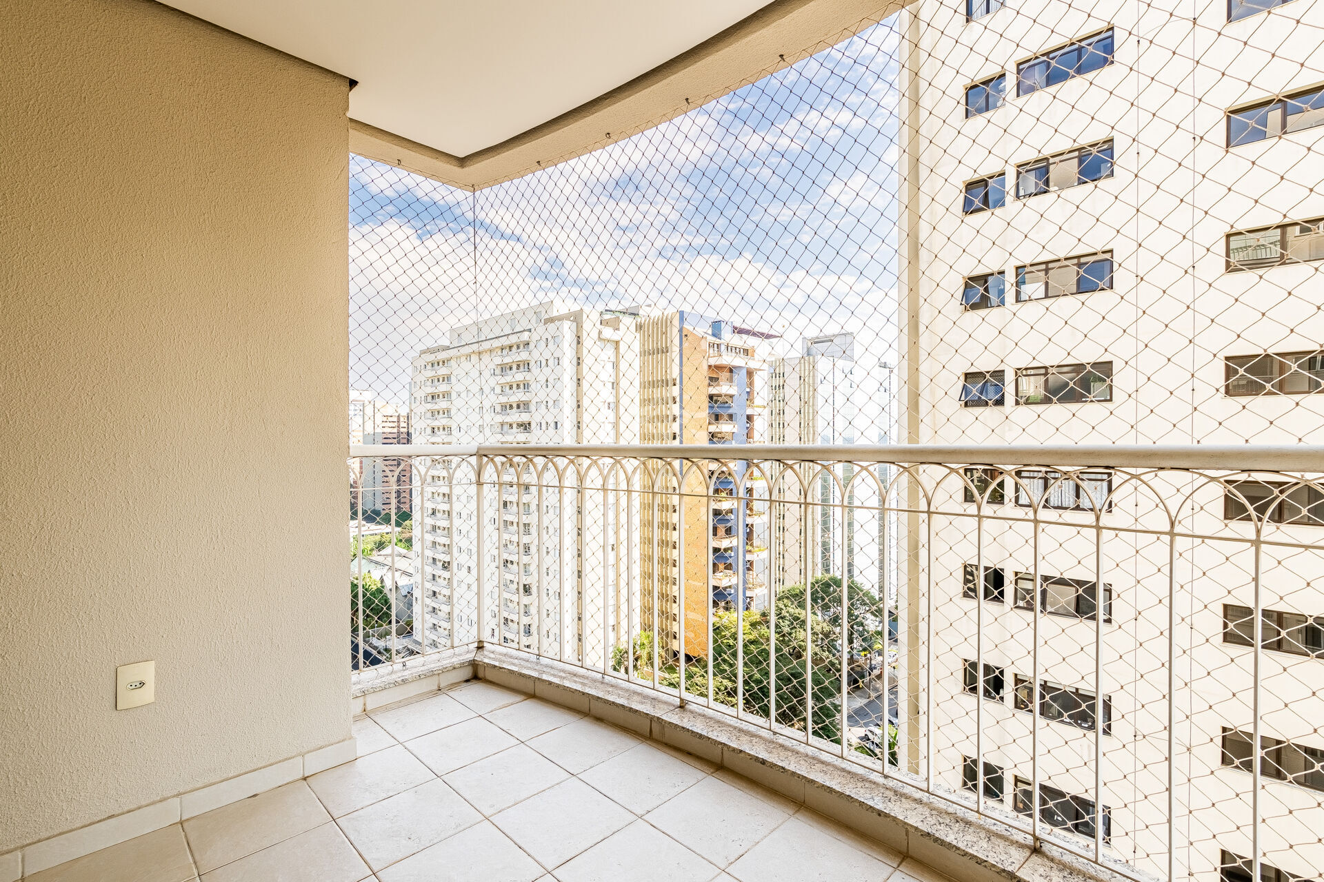 Apartamento para alugar com 2 quartos, 84m² - Foto 10