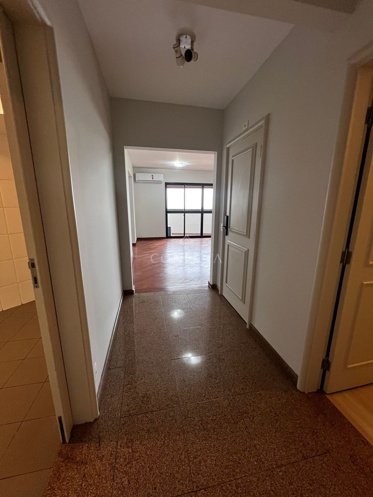 Apartamento para alugar com 4 quartos, 206m² - Foto 15