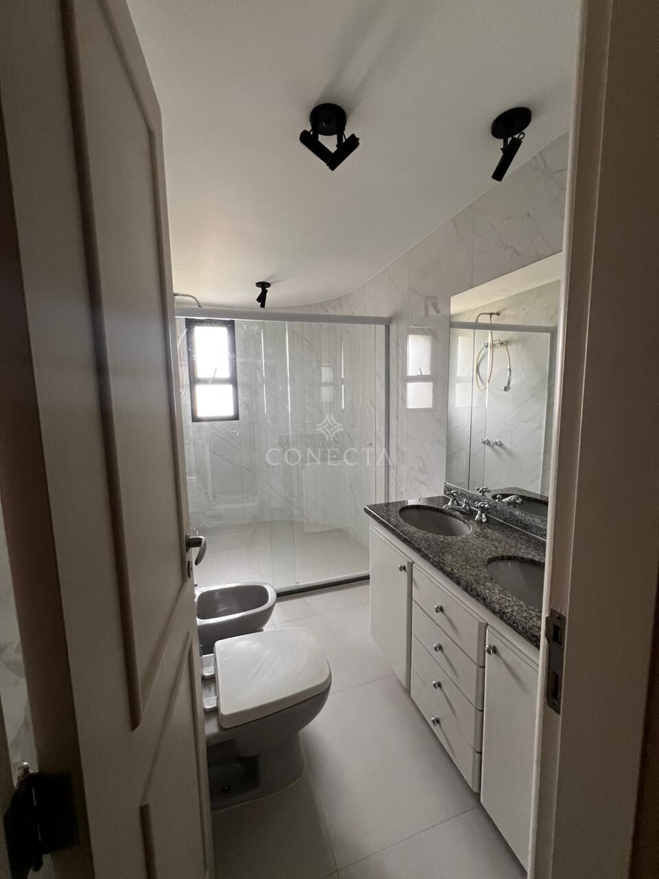 Apartamento para alugar com 4 quartos, 206m² - Foto 23