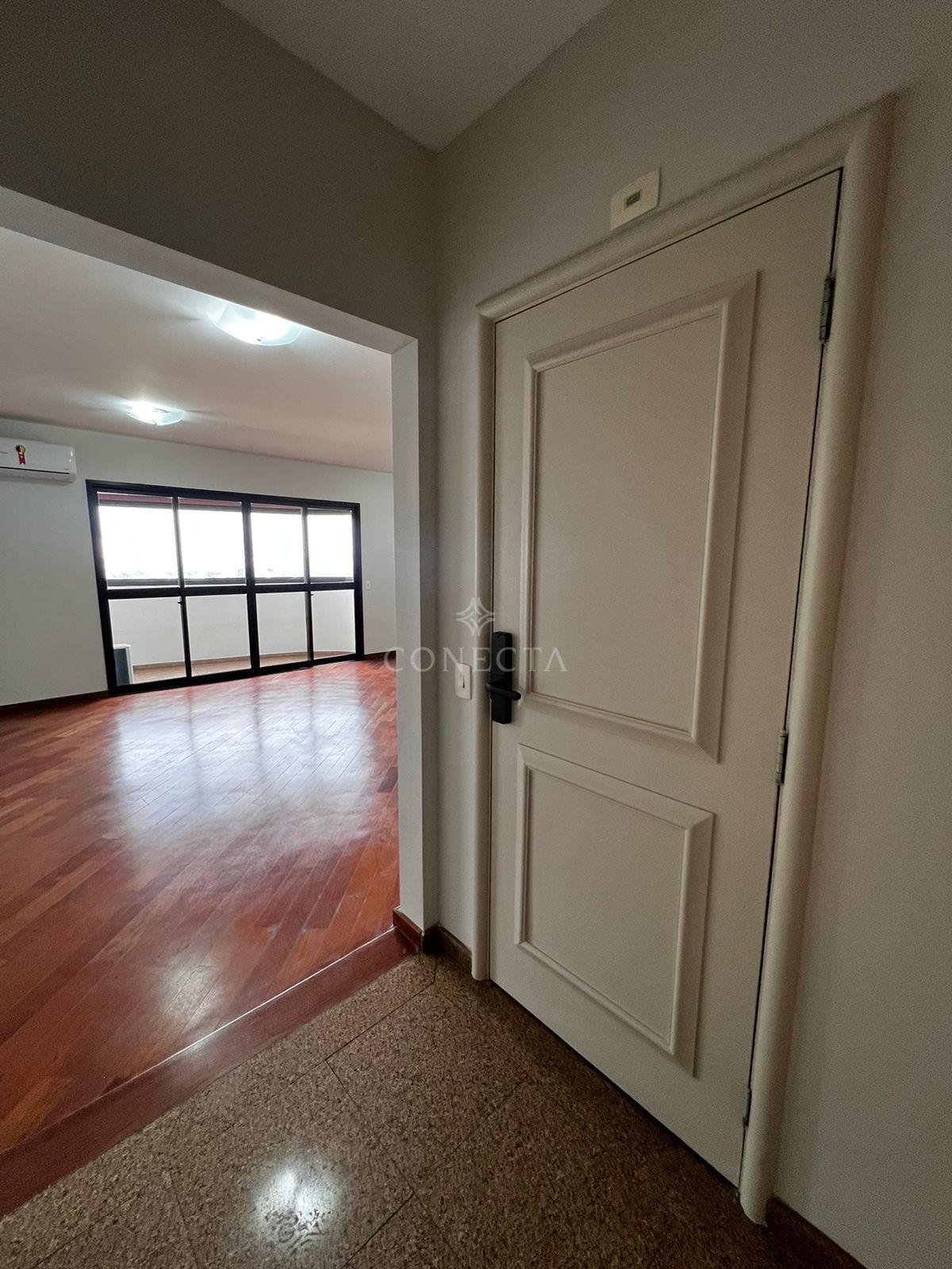 Apartamento para alugar com 4 quartos, 206m² - Foto 10