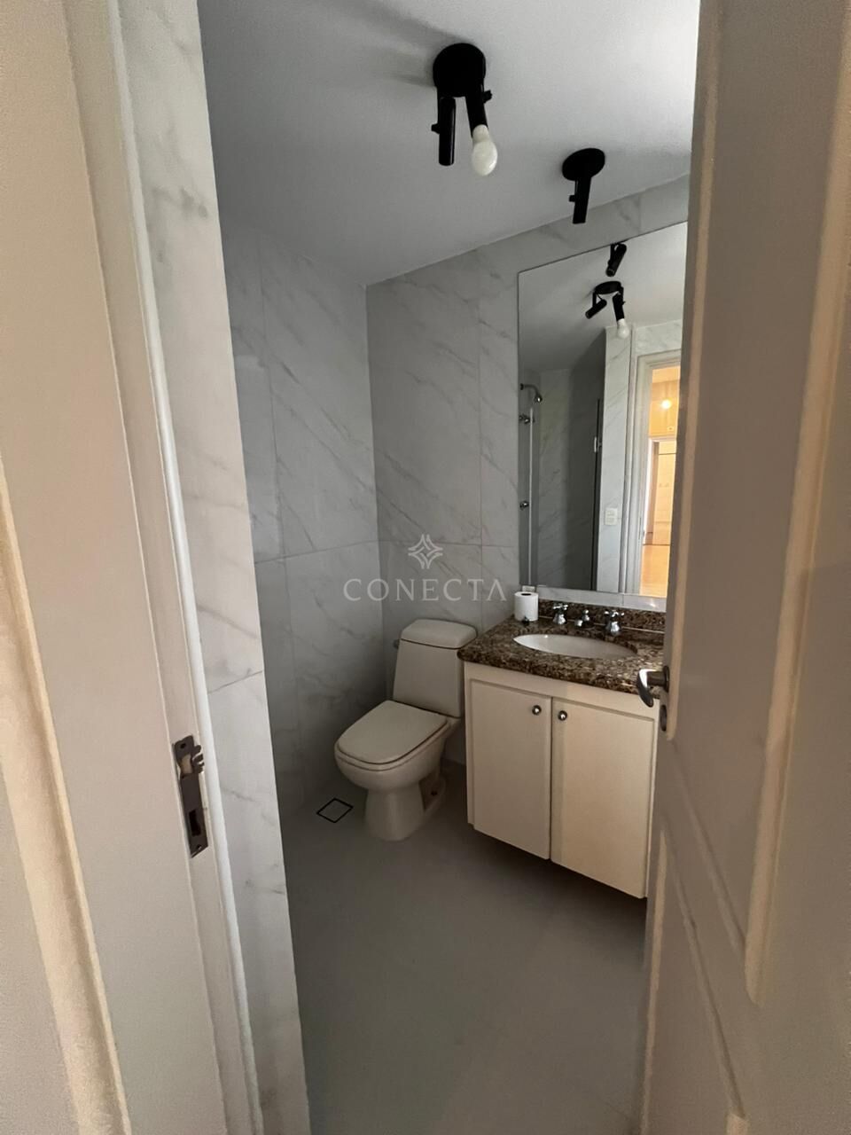 Apartamento para alugar com 4 quartos, 206m² - Foto 21