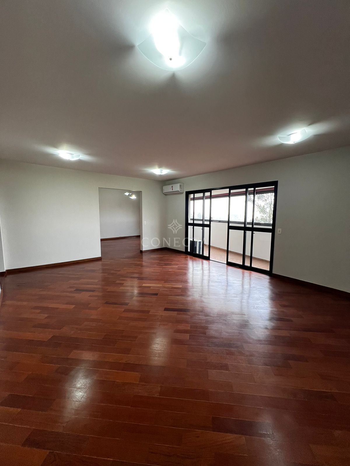 Apartamento para alugar com 4 quartos, 206m² - Foto 11