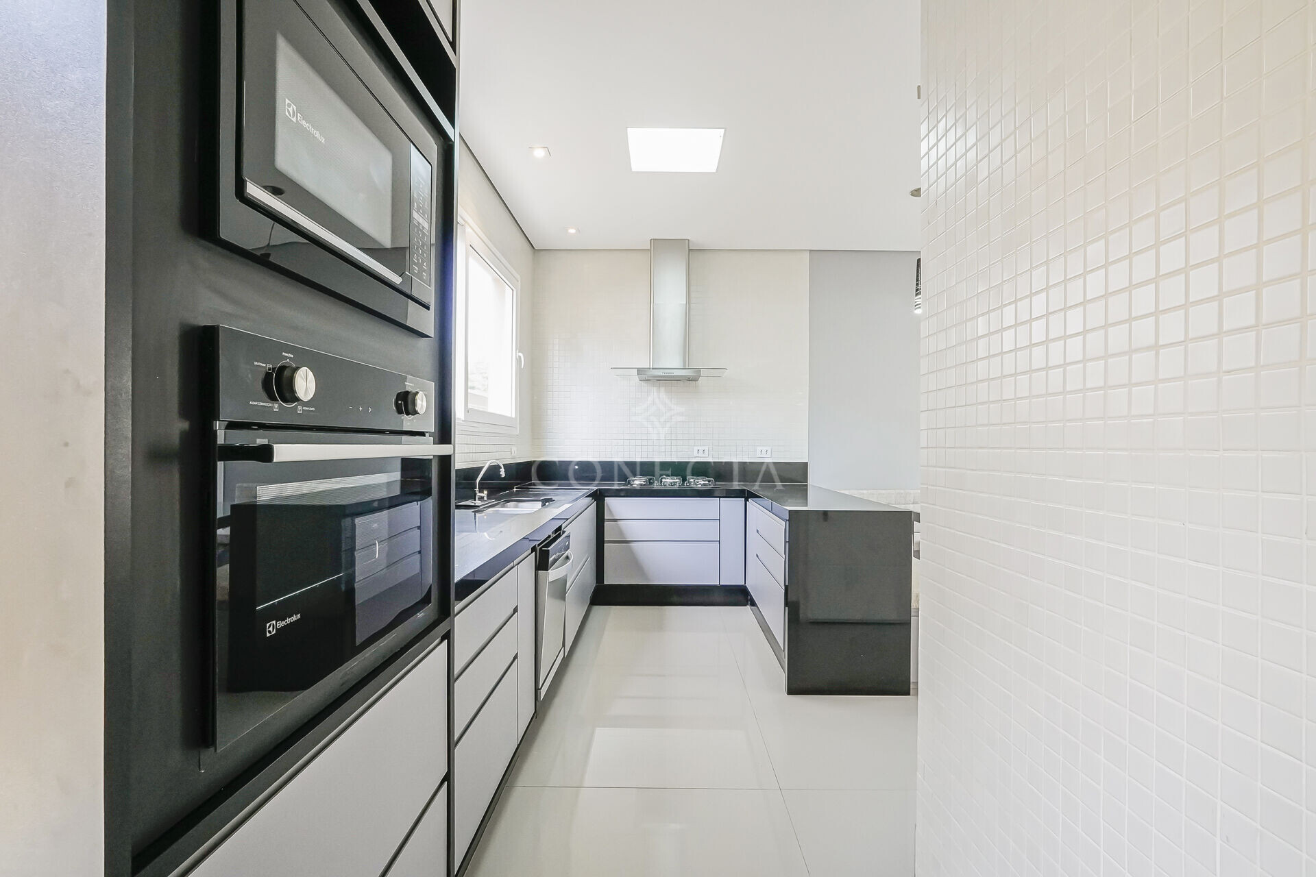 Casa para alugar com 4 quartos, 489m² - Foto 11