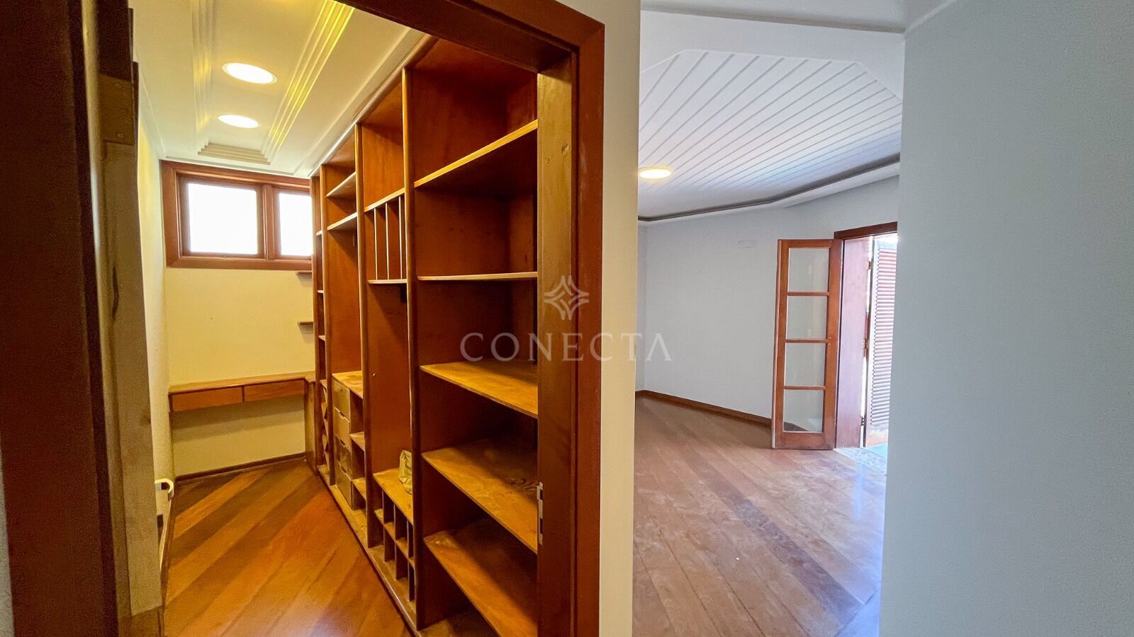 Casa para alugar com 4 quartos, 600m² - Foto 14