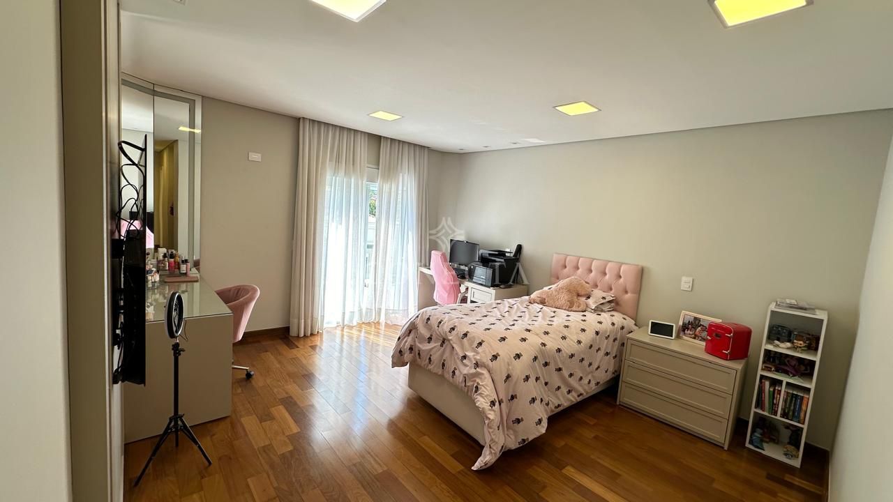 Casa à venda com 4 quartos, 530m² - Foto 13