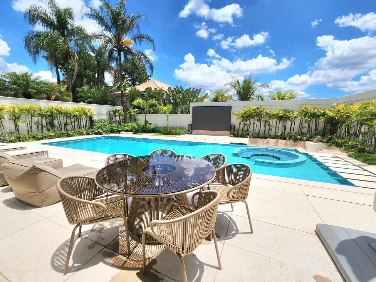 Casa, 4 quartos, 650 m² - Foto 1