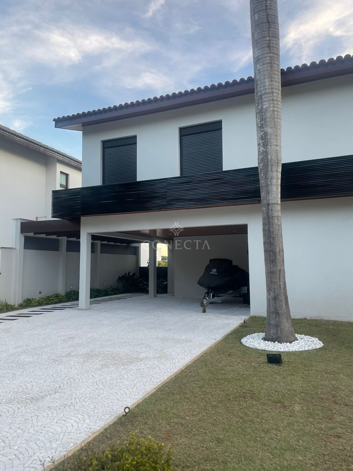 Casa para alugar com 4 quartos, 450m² - Foto 1