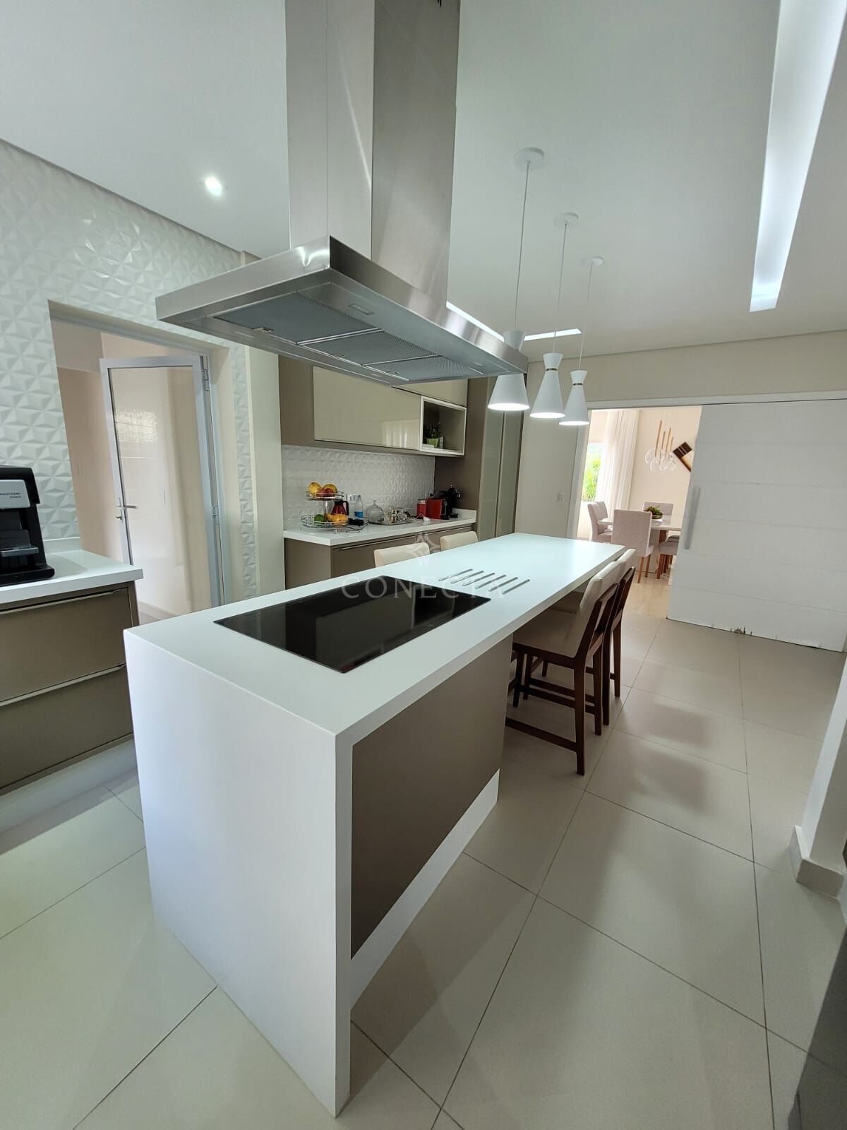 Casa à venda com 4 quartos, 330m² - Foto 15