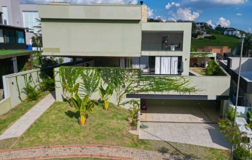 Casa à venda com 4 quartos, 500m² - Foto 1