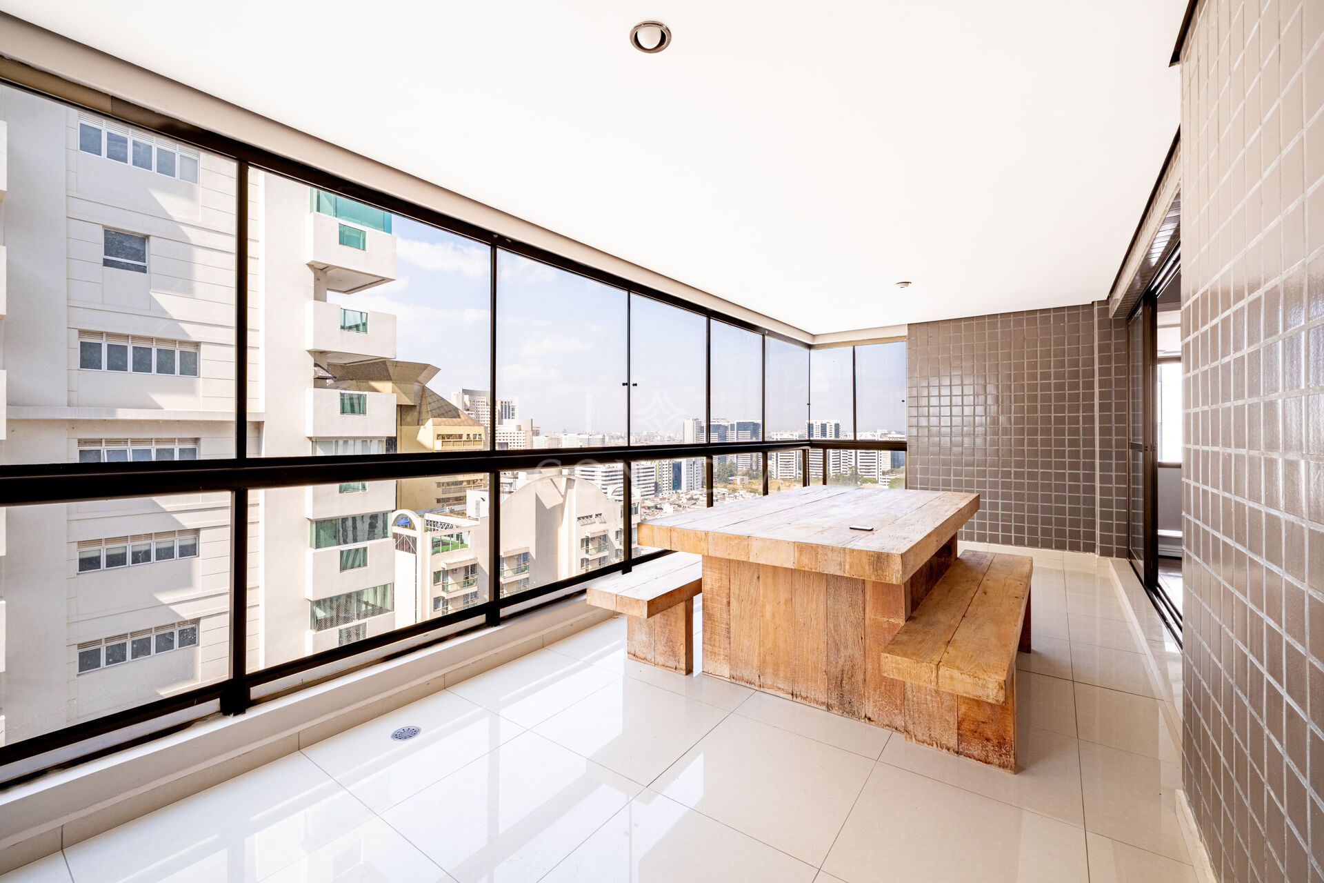 Apartamento para alugar com 4 quartos, 288m² - Foto 17