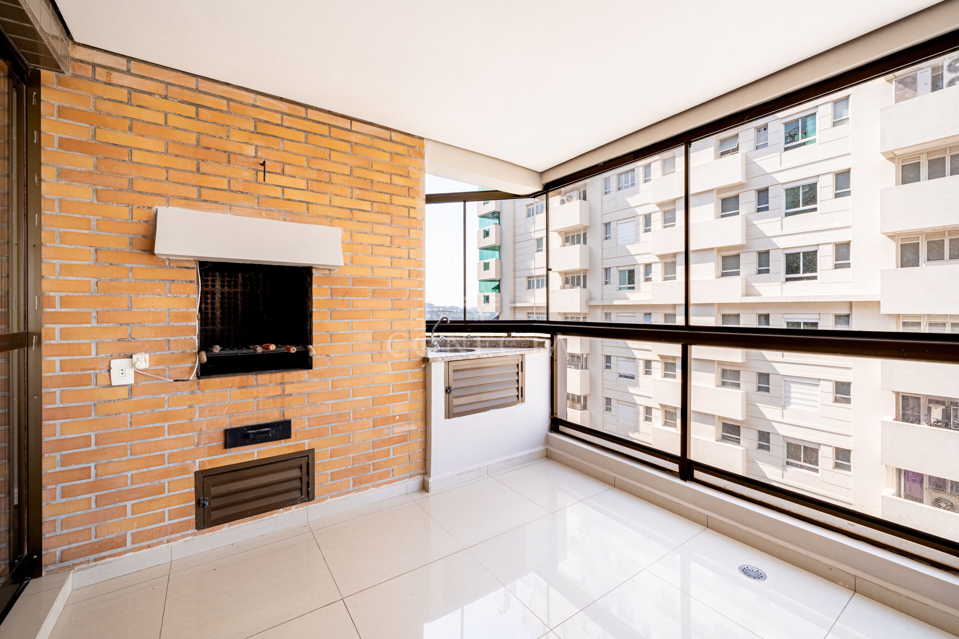 Apartamento para alugar com 4 quartos, 288m² - Foto 16