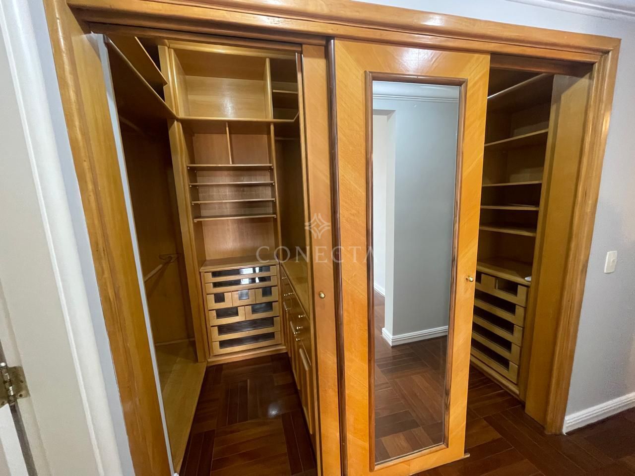 Apartamento para alugar com 4 quartos, 288m² - Foto 13