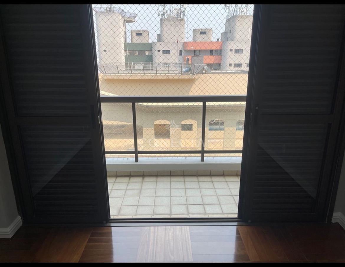 Apartamento para alugar com 4 quartos, 288m² - Foto 10