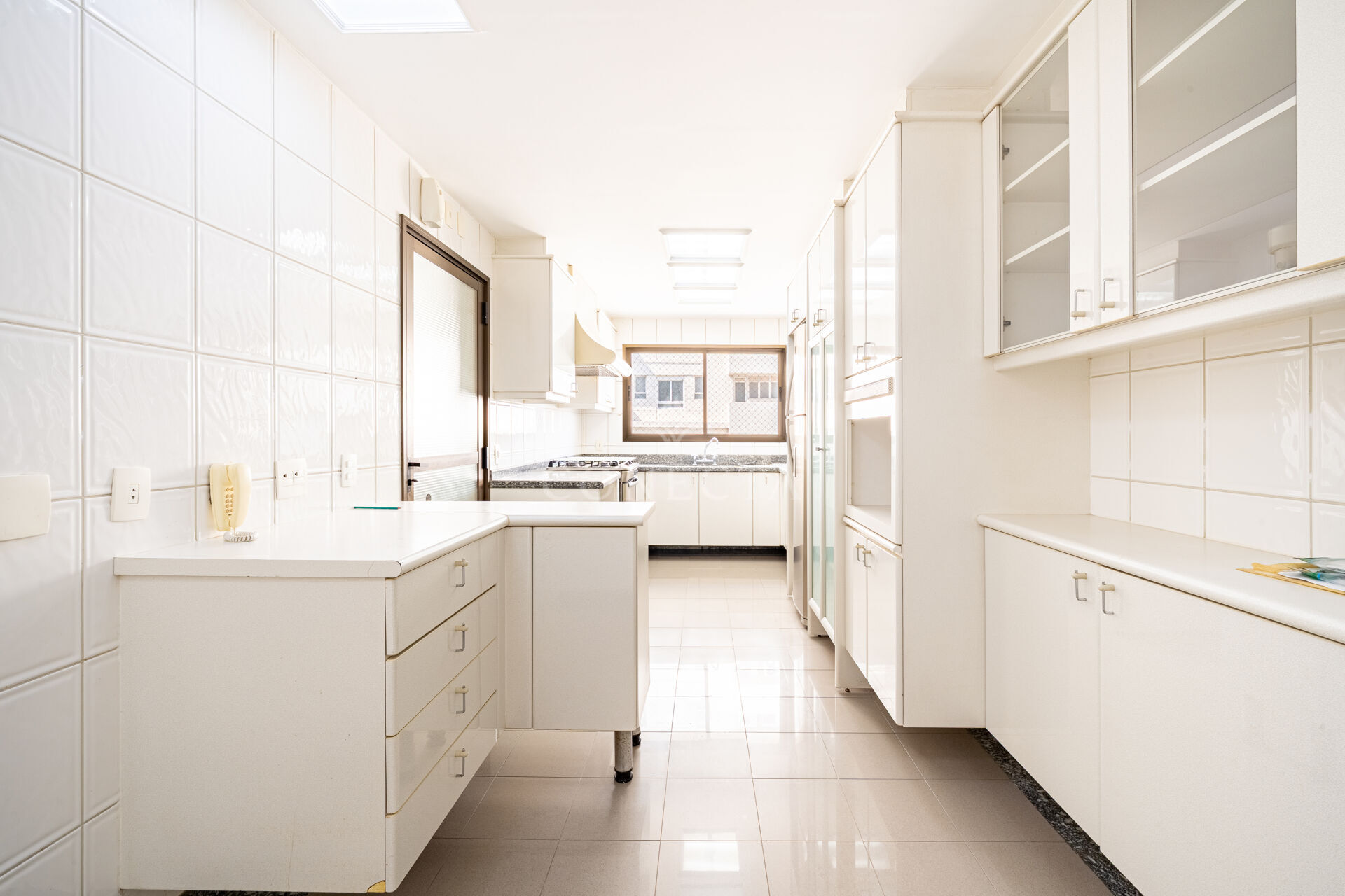 Apartamento para alugar com 4 quartos, 288m² - Foto 18