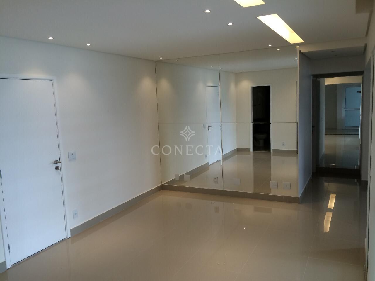 Apartamento à venda com 3 quartos, 107m² - Foto 4