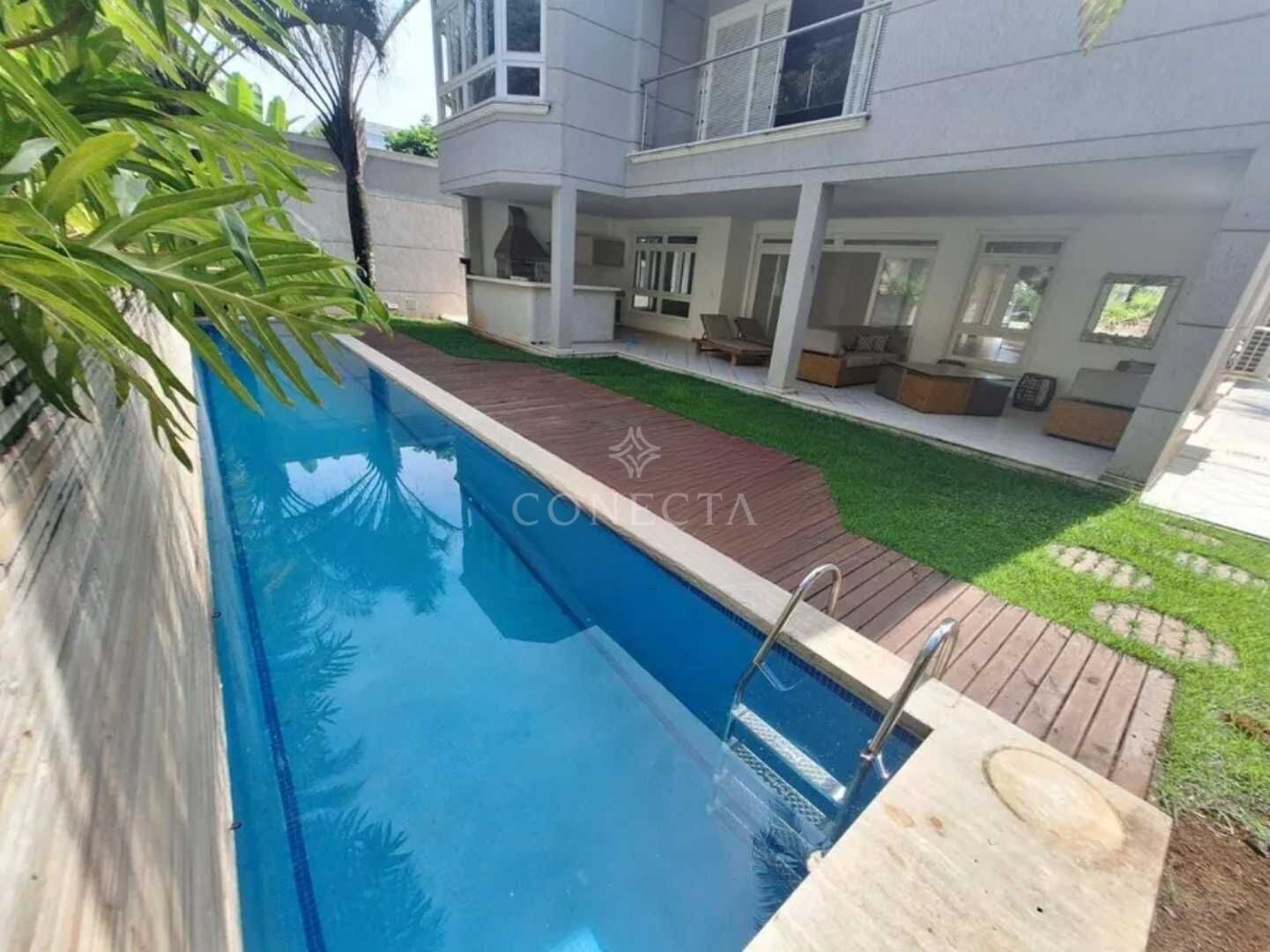 Casa para alugar com 4 quartos, 535m² - Foto 1