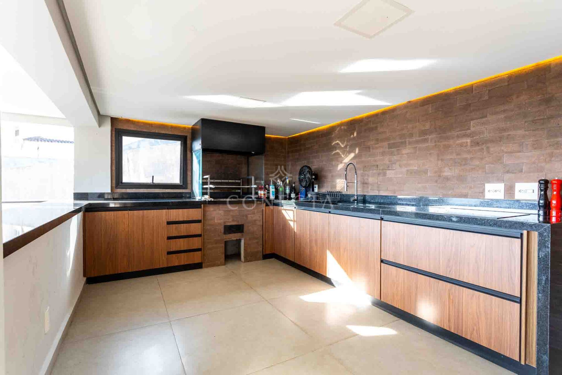 Casa à venda com 4 quartos, 315m² - Foto 26