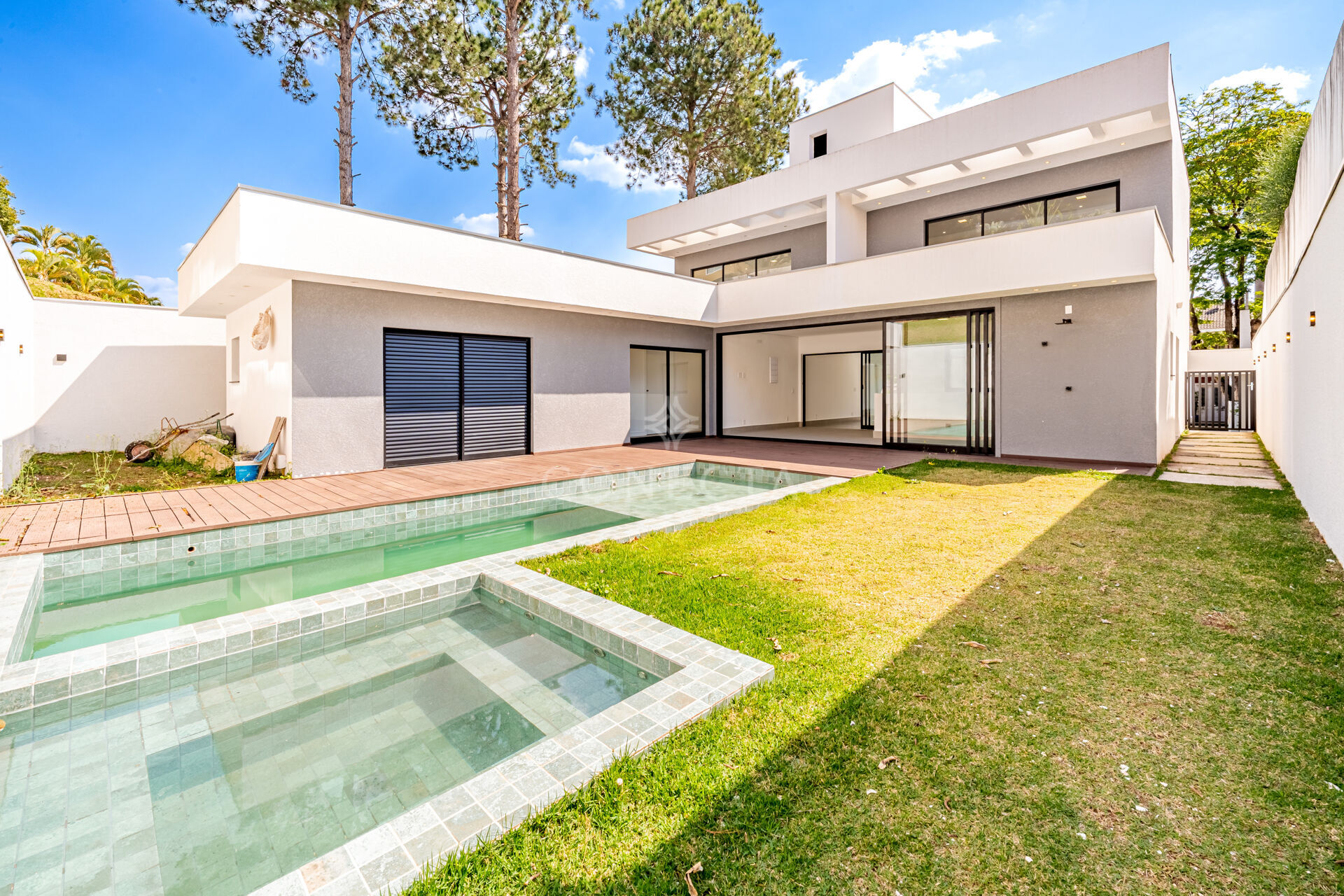 Casa, 4 quartos, 354 m² - Foto 2