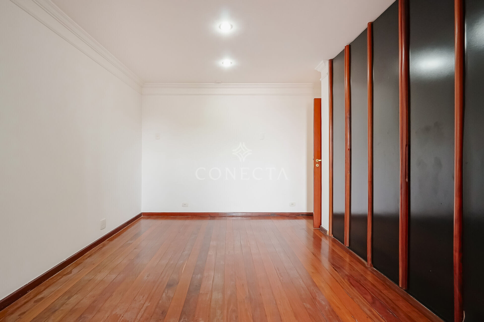 Casa à venda com 4 quartos, 370m² - Foto 25