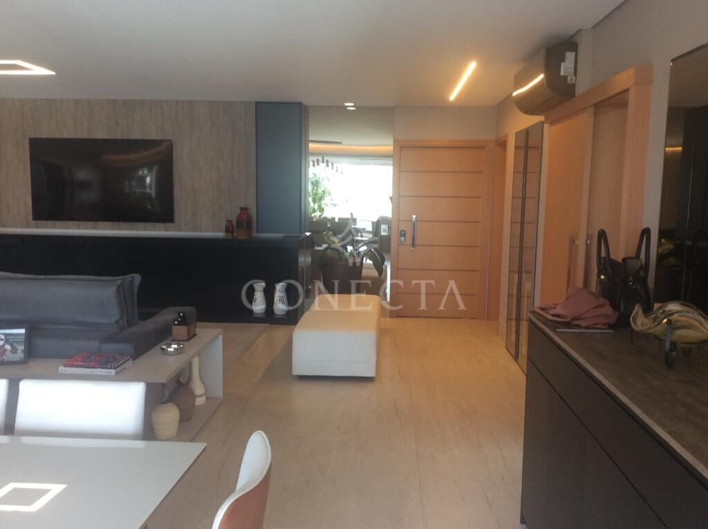 Apartamento à venda com 3 quartos, 228m² - Foto 9