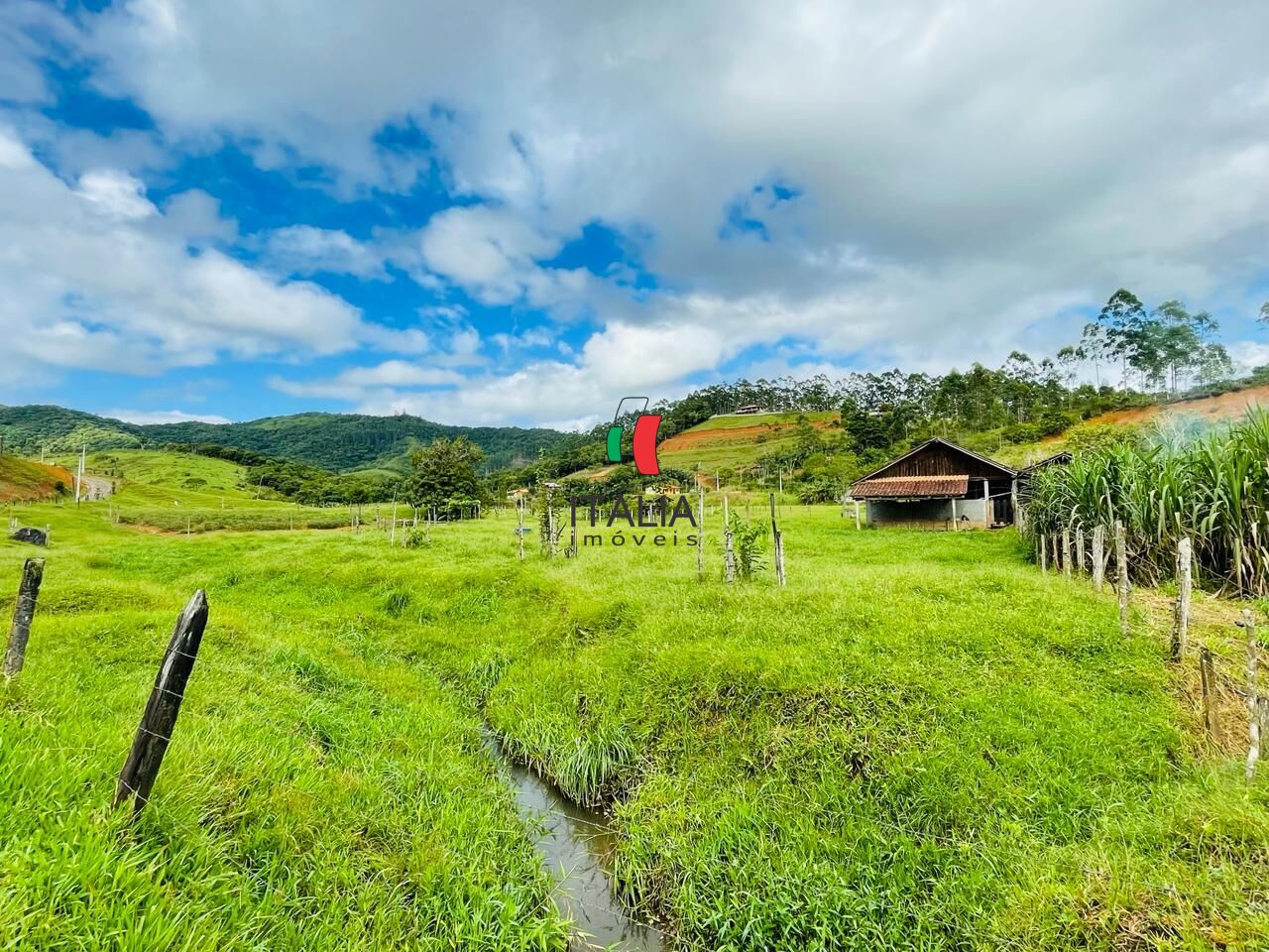 Fazenda/Sítios/Chácaras de 3 quartos, 25000m² no bairro Oliveira, em Tijucas | Eu Corretor