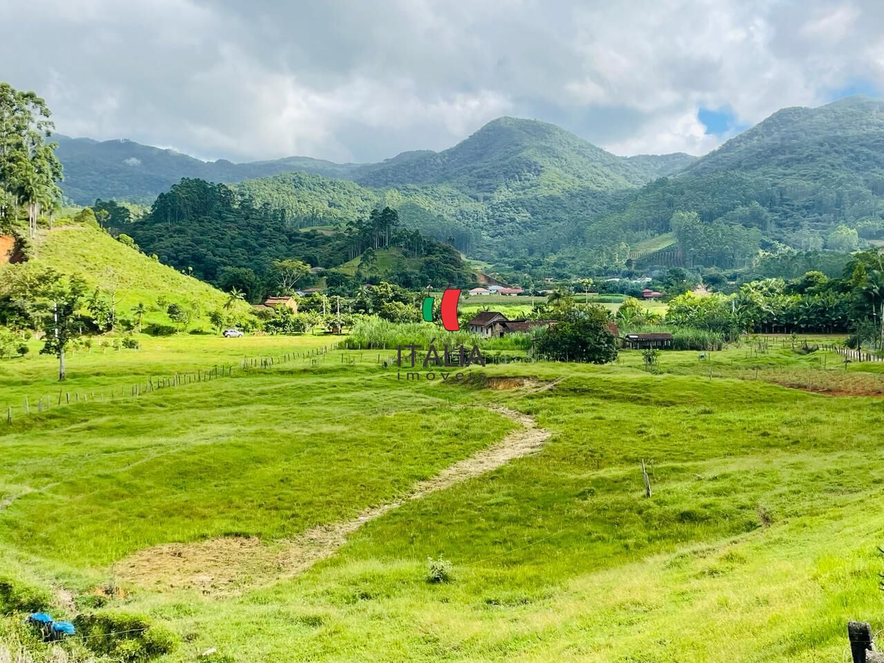 Fazenda/Sítios/Chácaras de 3 quartos, 25000m² no bairro Oliveira, em Tijucas | Eu Corretor