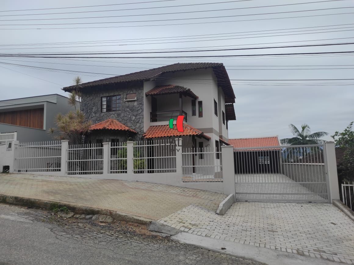 Casa de 4 quartos, 250m² no bairro Jardim Maluche, em Brusque | Eu Corretor