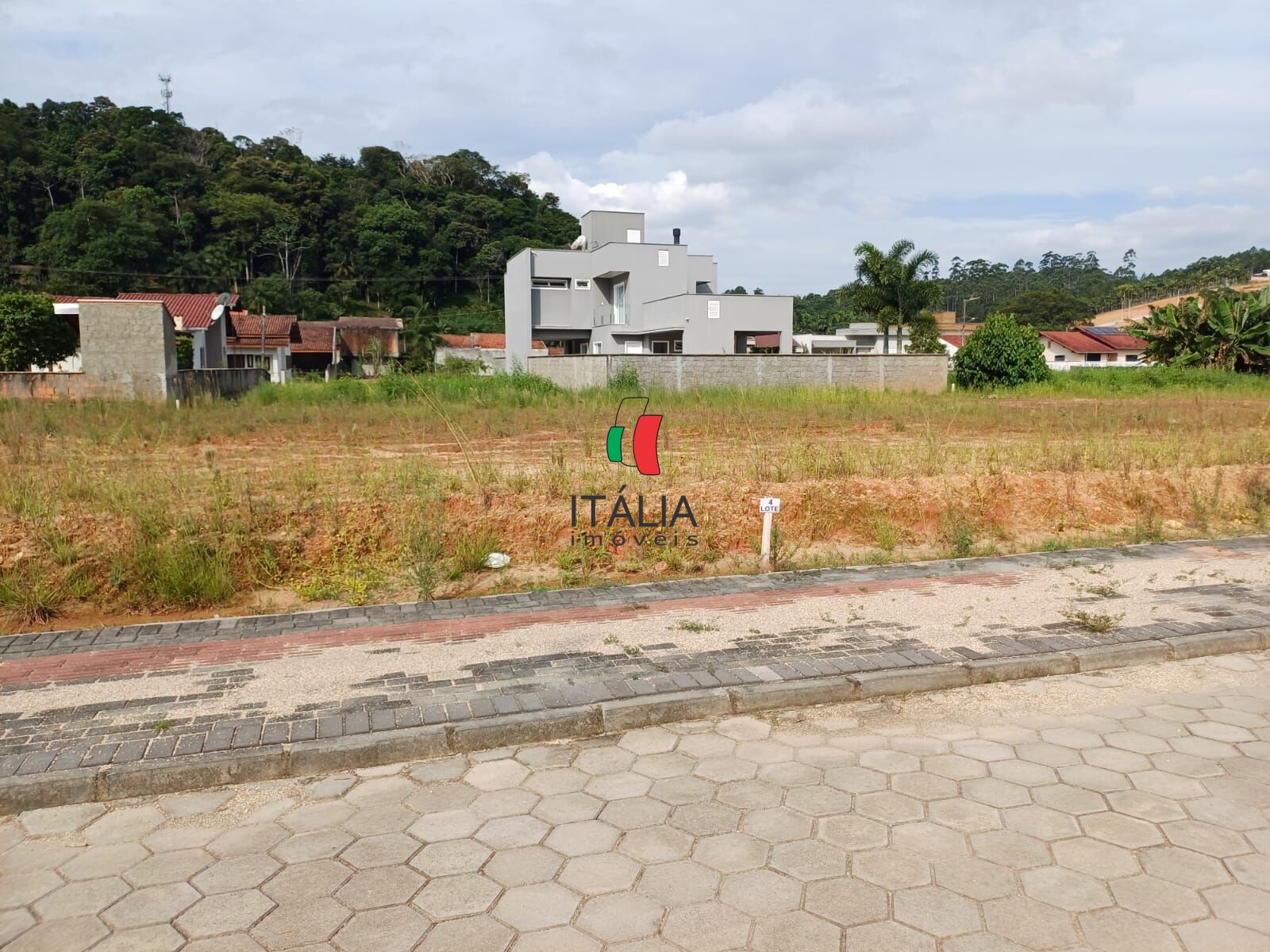 Lote/Terreno de 371m² no bairro Centro, em Guabiruba | Eu Corretor