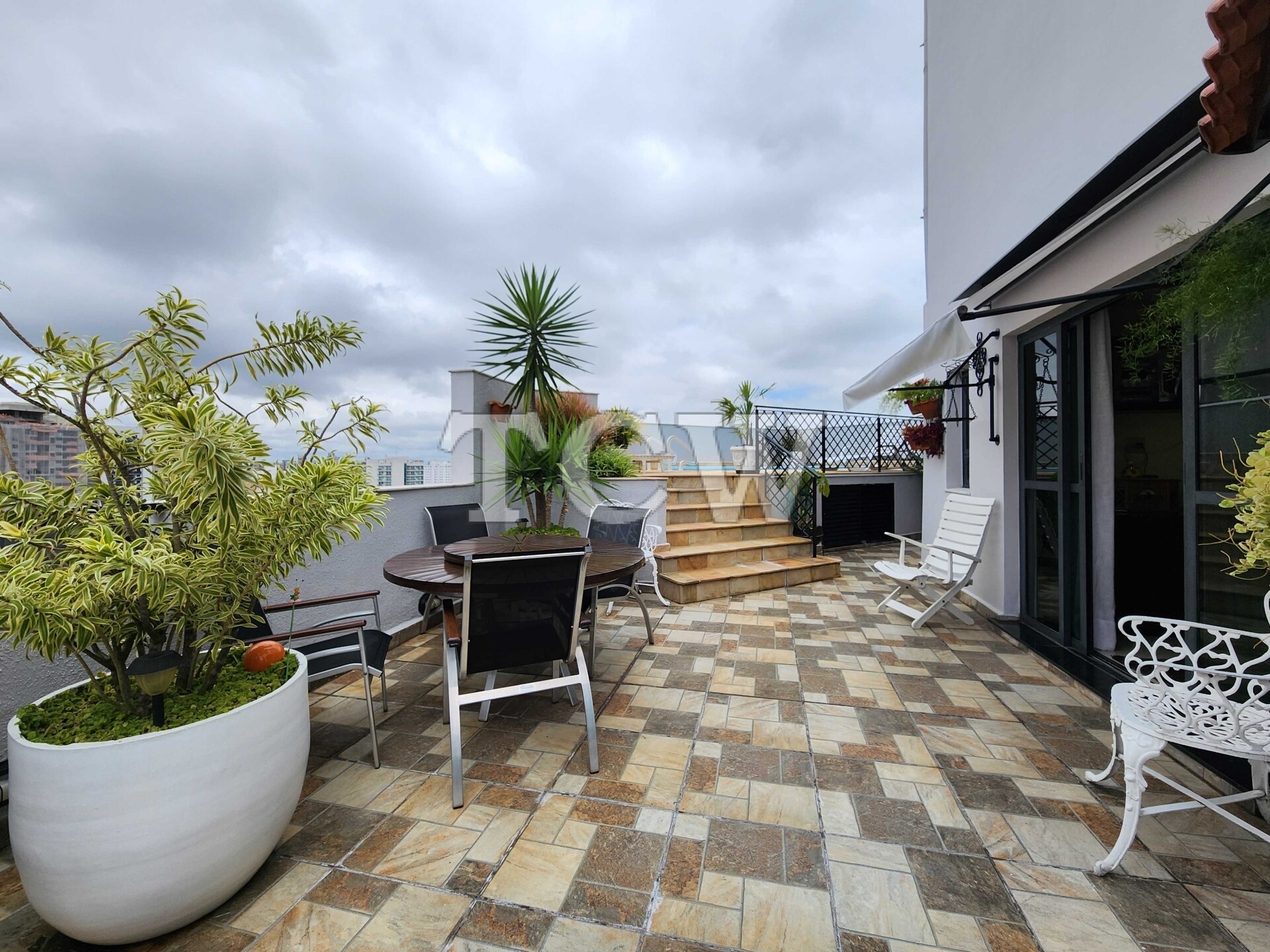 Cobertura à venda com 2 quartos, 181m² - Foto 1