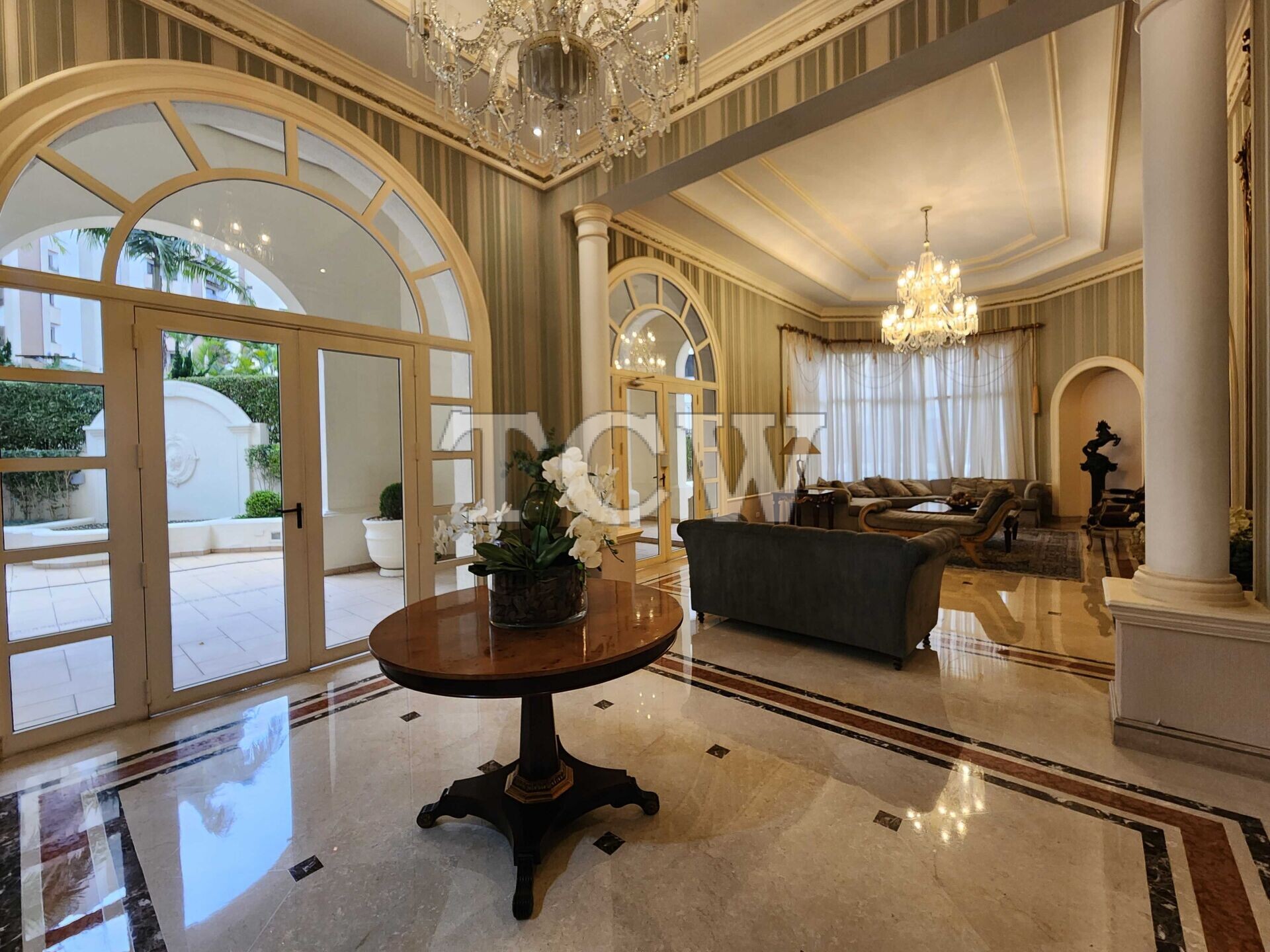 Apartamento à venda com 3 quartos, 335m² - Foto 3