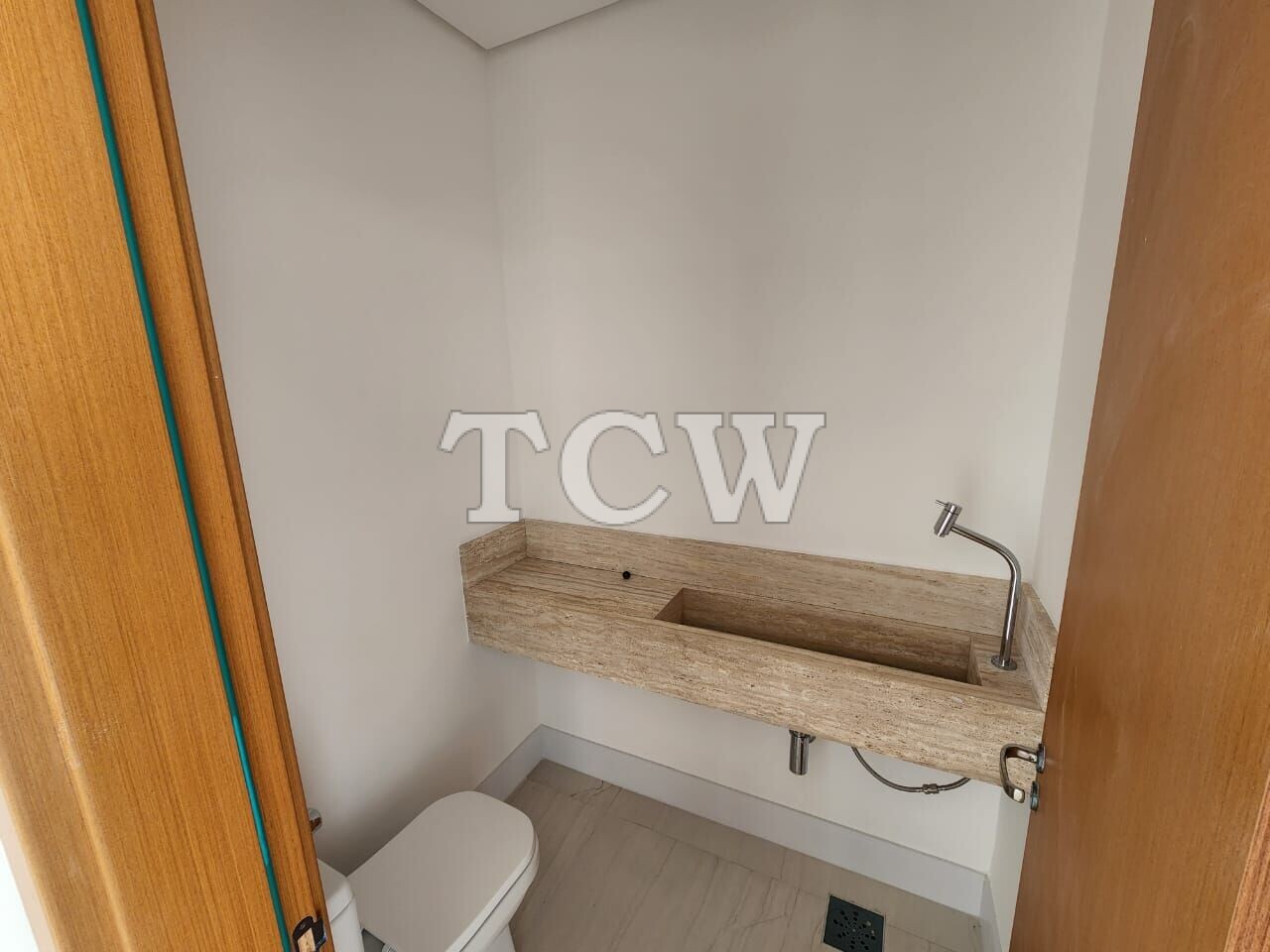 Casa de Condomínio à venda com 4 quartos, 360m² - Foto 3