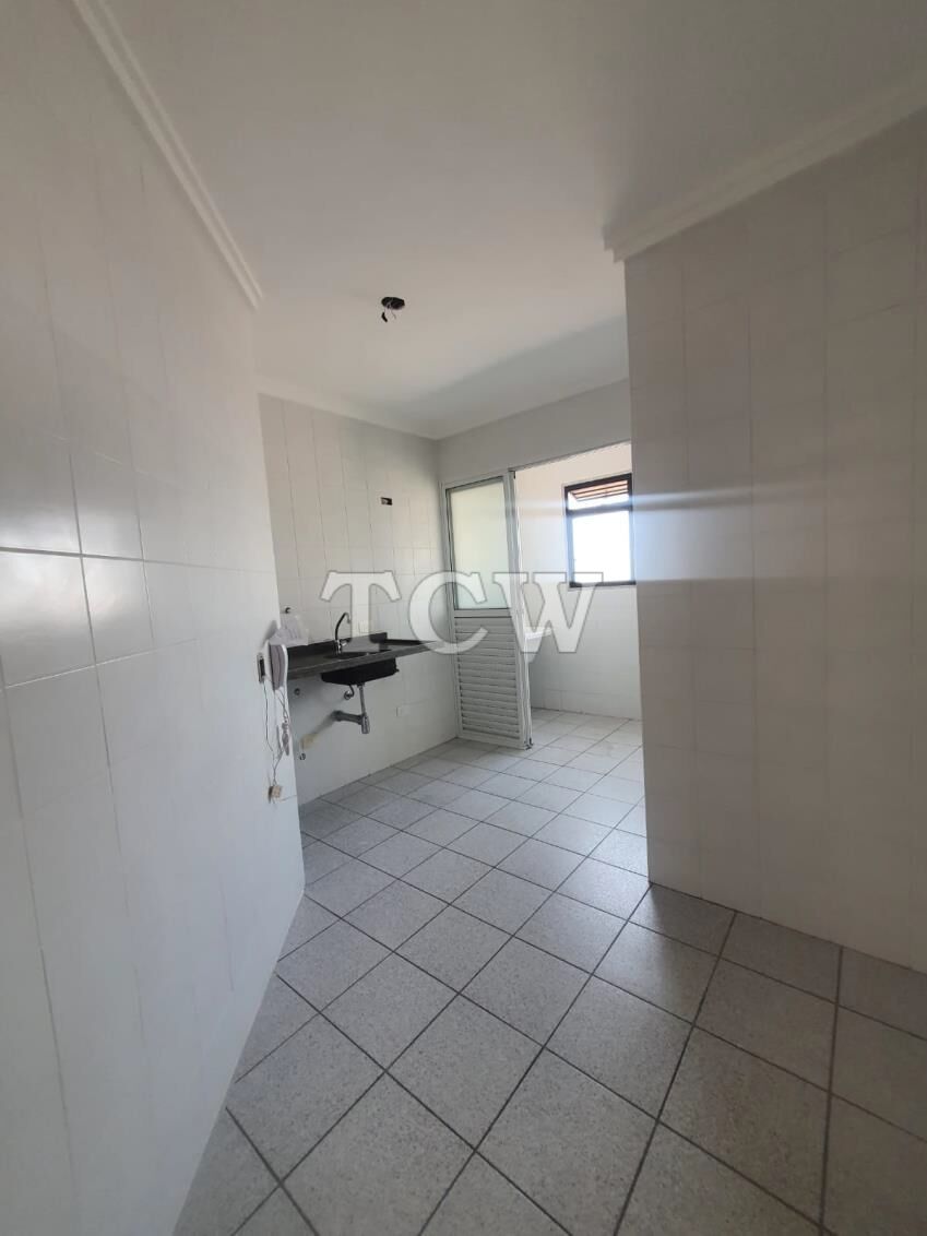 Apartamento à venda com 2 quartos, 64m² - Foto 12