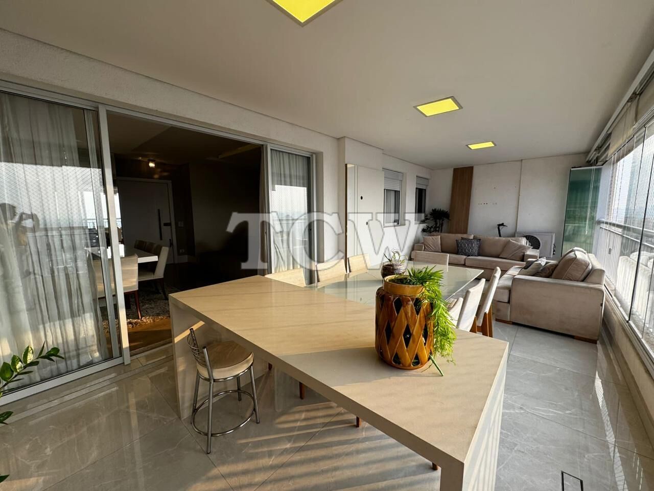 Apartamento à venda com 3 quartos, 146m² - Foto 3